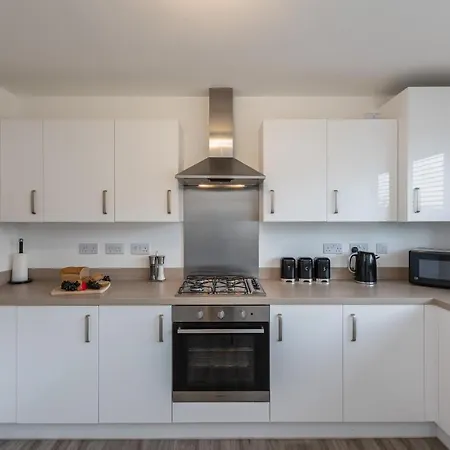 Arundel - Luxurious, Homely & Dog Friendly With Parking Holiday home