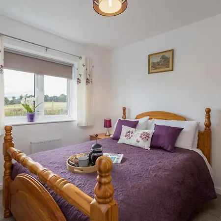Arundel - Luxurious, Homely & Dog Friendly With Parking *