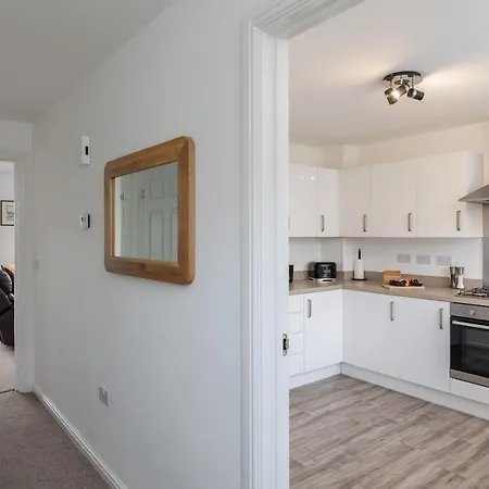 Arundel - Luxurious, Homely & Dog Friendly With Parking Holiday home Whitby