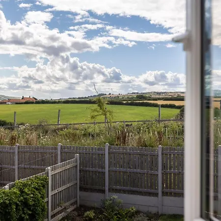 Holiday home Arundel - Luxurious, Homely & Dog Friendly With Parking
